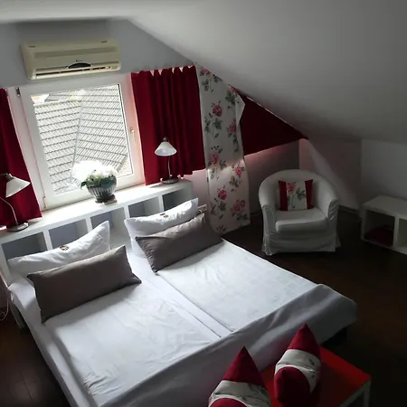 Kro Zuhause Bei Hoffmann 3*